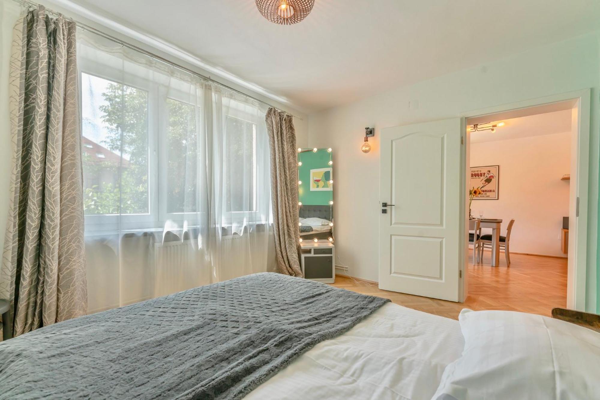 Castanilor 6 - Hip Industrial Apartment Close To City Centre Braşov Exterior foto